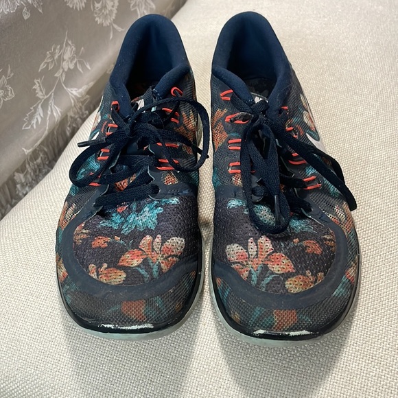 Nike Free 5.0 Photosynthesis Running Shoe 724517-401 Multicolor Floral size 6 - Picture 2 of 4